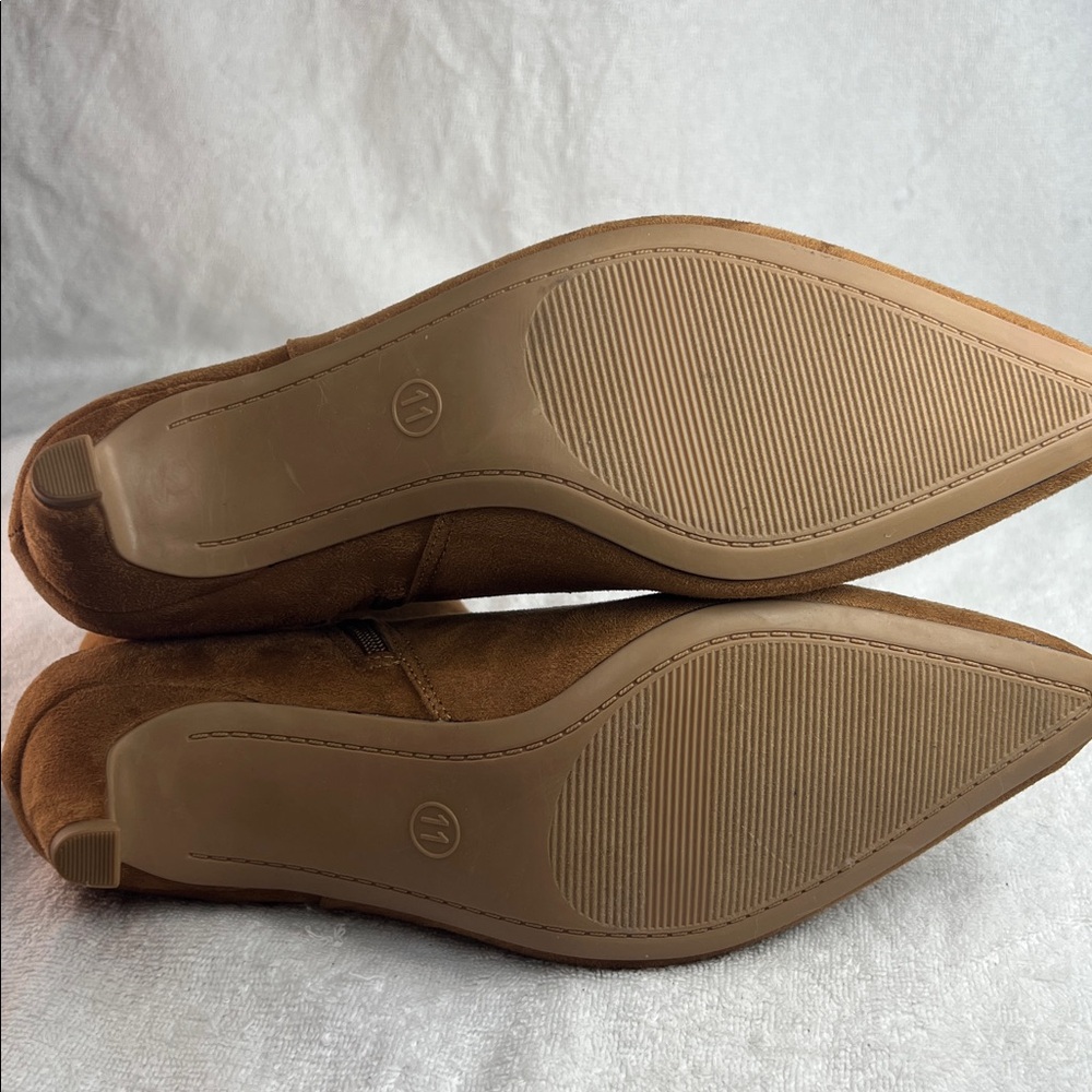 Universal threads, Elegant Tan faux suede Ankle Boots - Picture 5 of 5